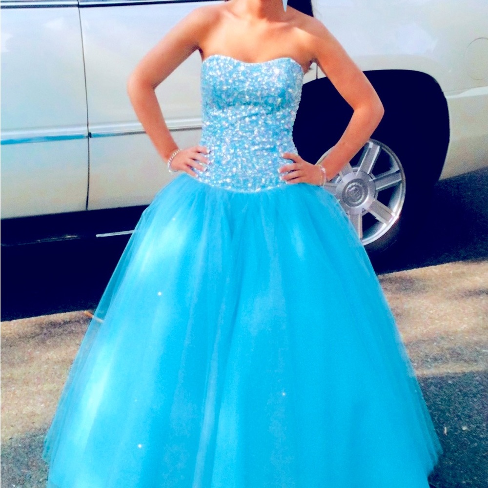 Mon Cheri Gorgeous Sweet 16 gown